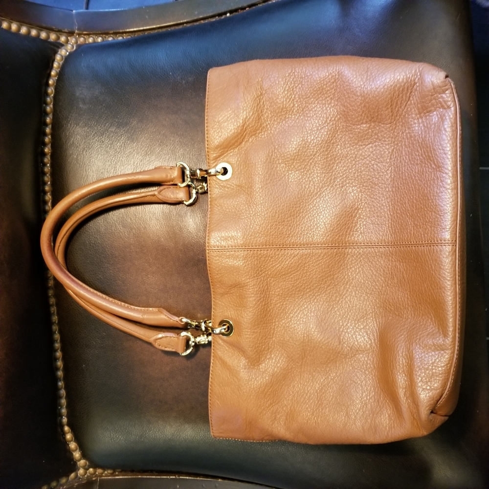 Camel Pebbled Leather Rolled Handle Shoulder bag - Picture 2 of 16